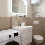 דירה Mara *